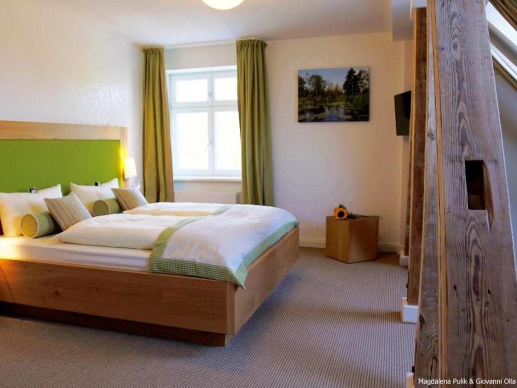 Hotel Und Restaurant Am Peenetal Liepen  Стая снимка