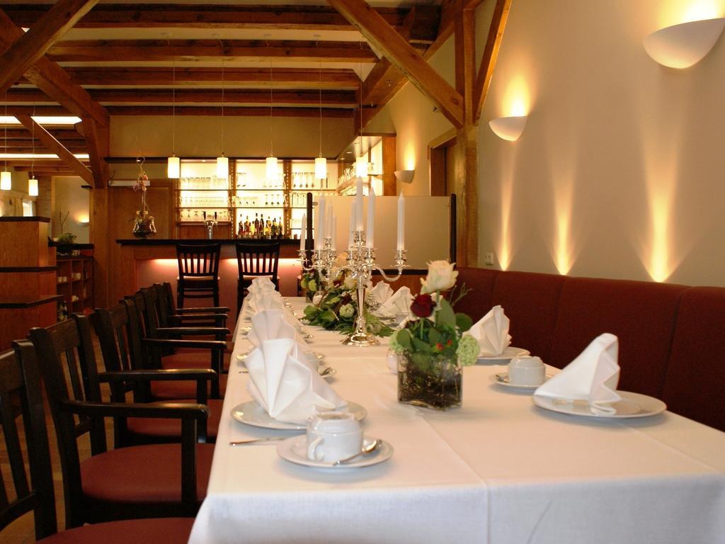 Hotel Und Restaurant Am Peenetal Liepen  Екстериор снимка