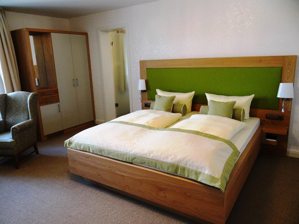 Hotel Und Restaurant Am Peenetal Liepen  Стая снимка