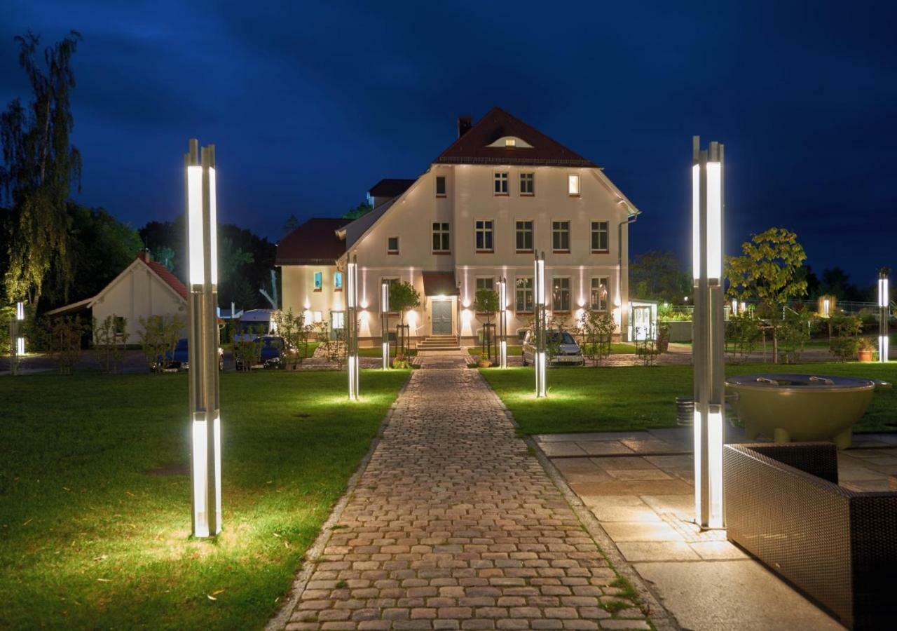 Hotel Und Restaurant Am Peenetal Liepen  Екстериор снимка
